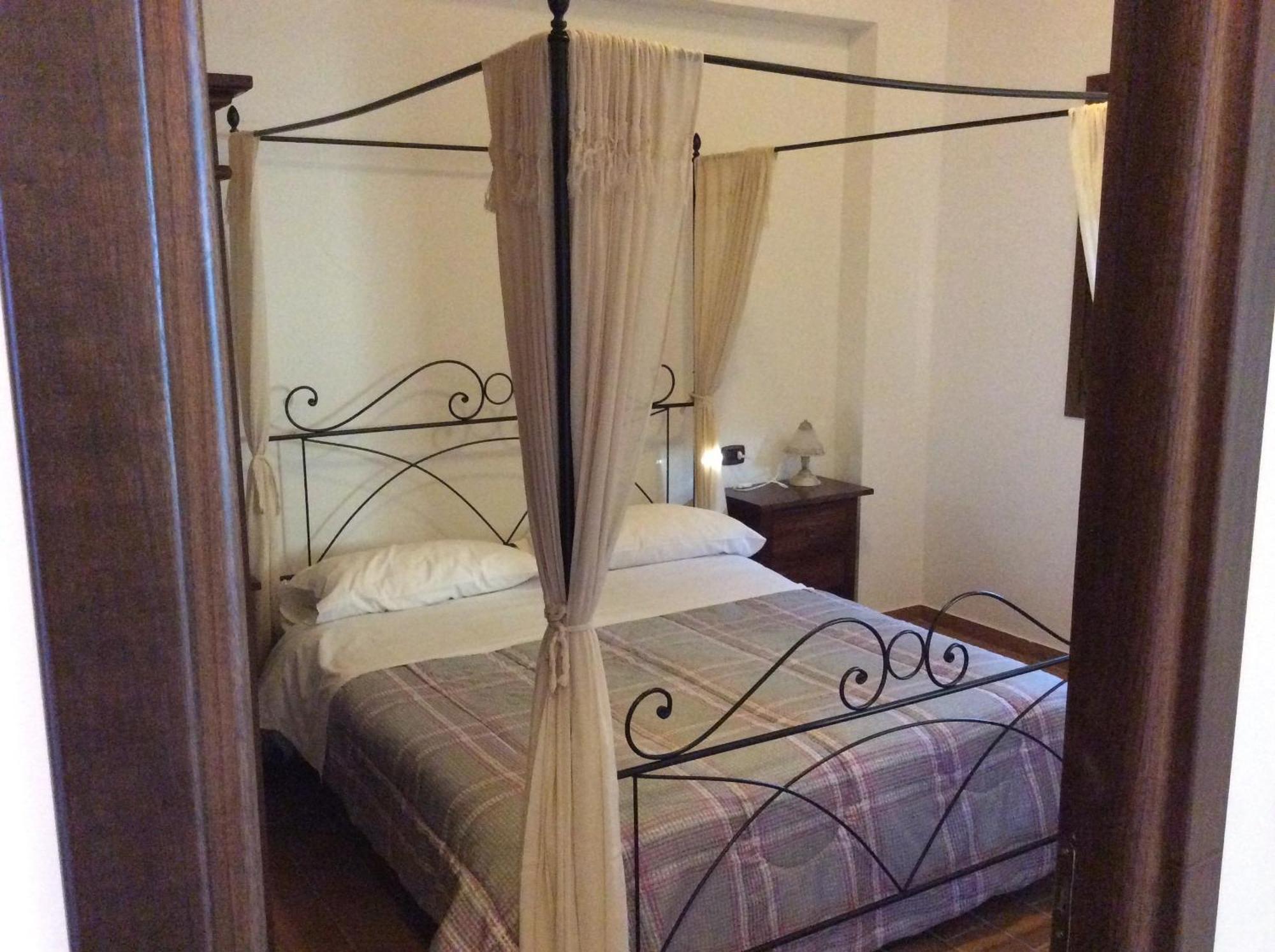 Hotel Il Feudo Dei Pierleoni Челано Номер фото