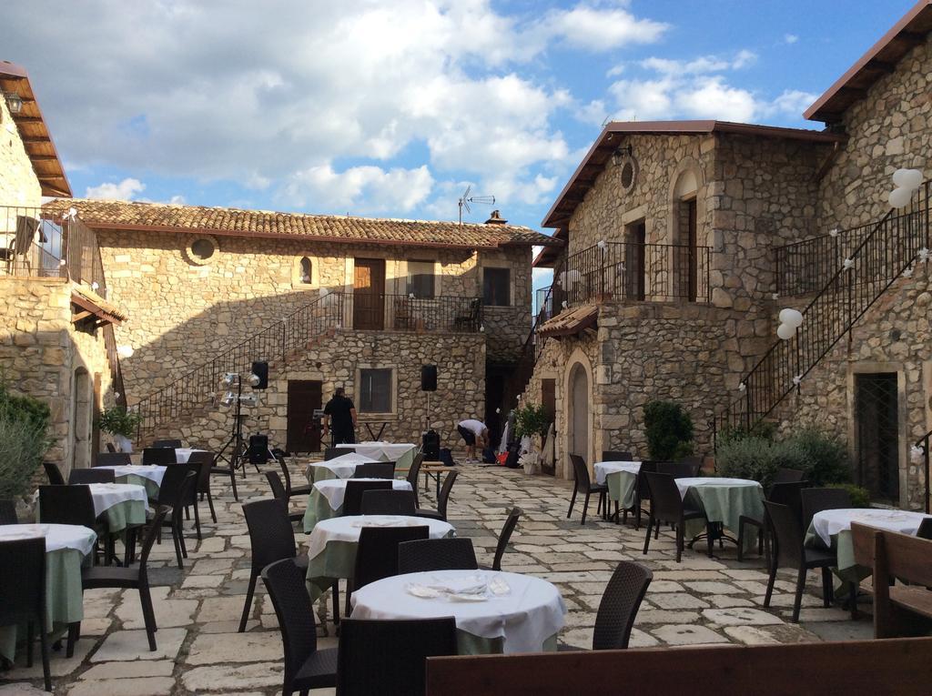 Hotel Il Feudo Dei Pierleoni Челано Екстер'єр фото