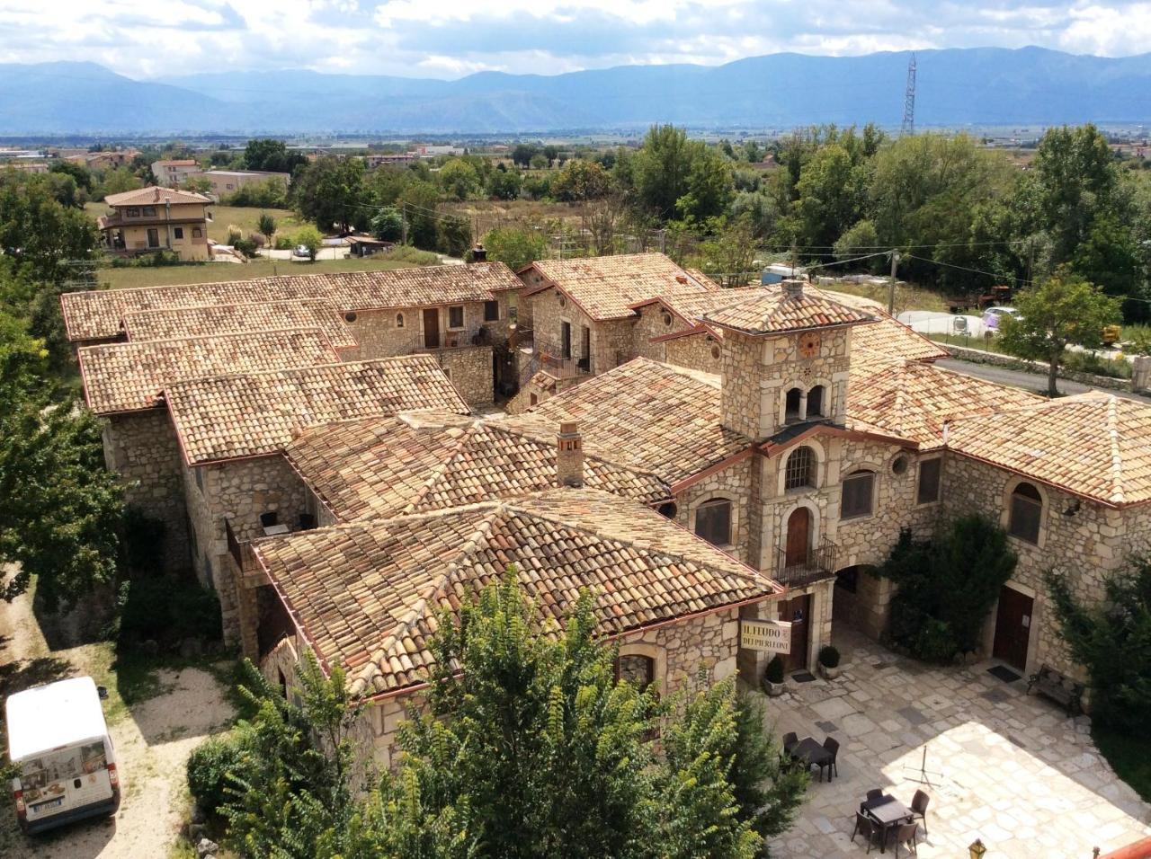 Hotel Il Feudo Dei Pierleoni Челано Екстер'єр фото